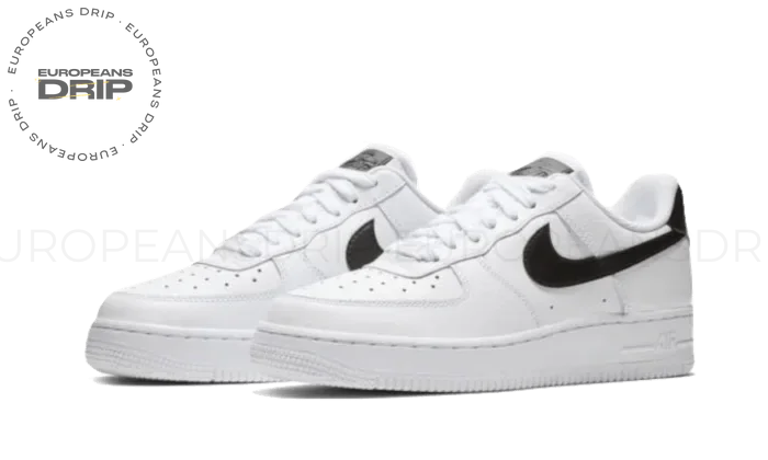 07 White Black Pebbled Leather