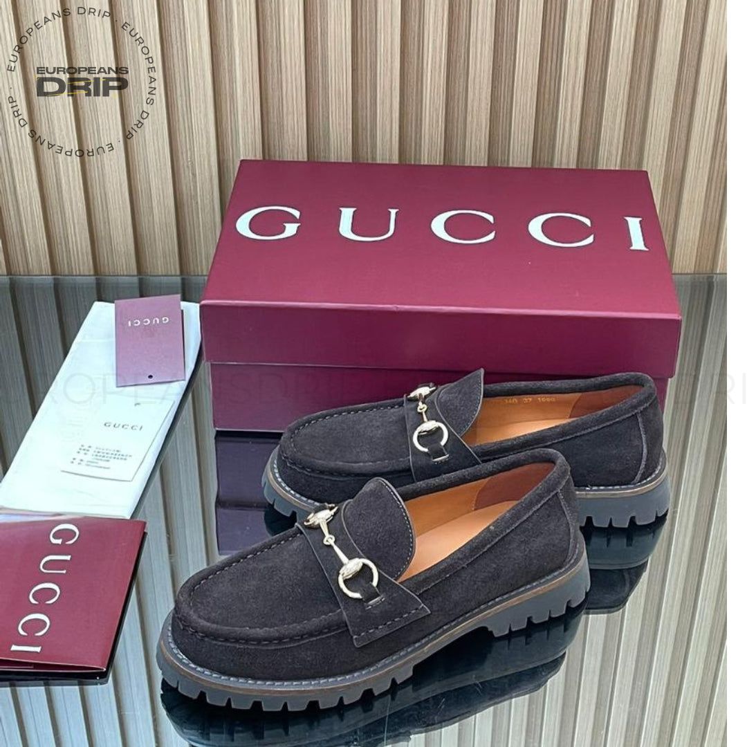 Loafer with Clasp