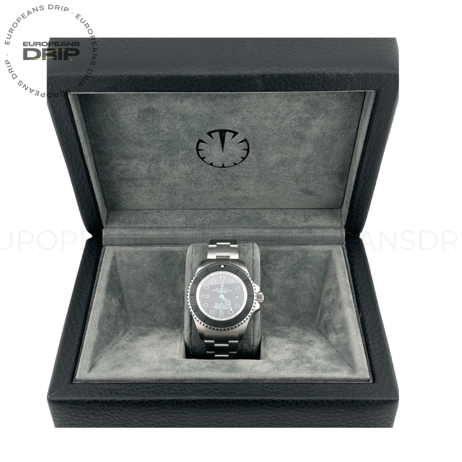 Deepsea sea-dweller black dial 44mm