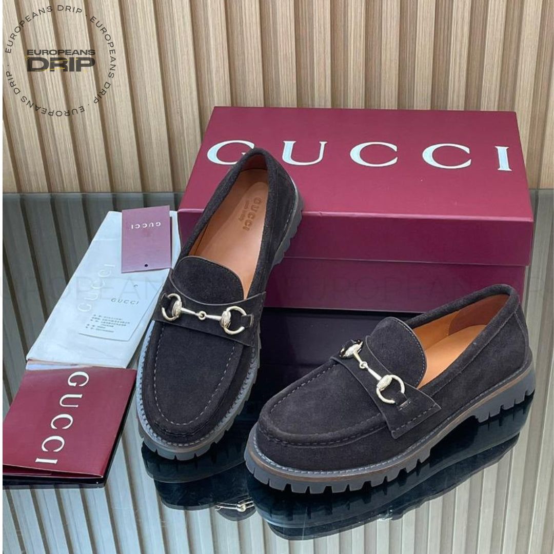 Loafer with Clasp