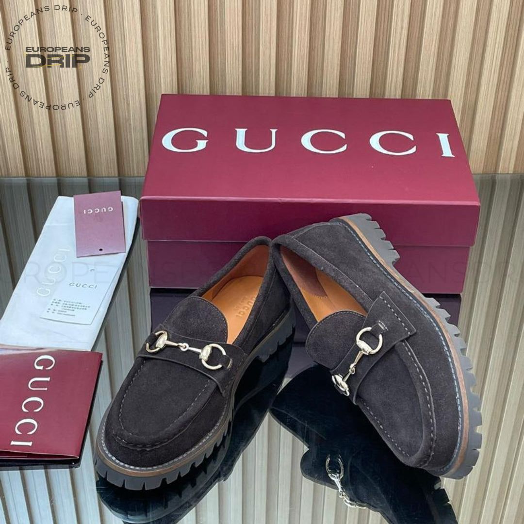 Loafer with Clasp
