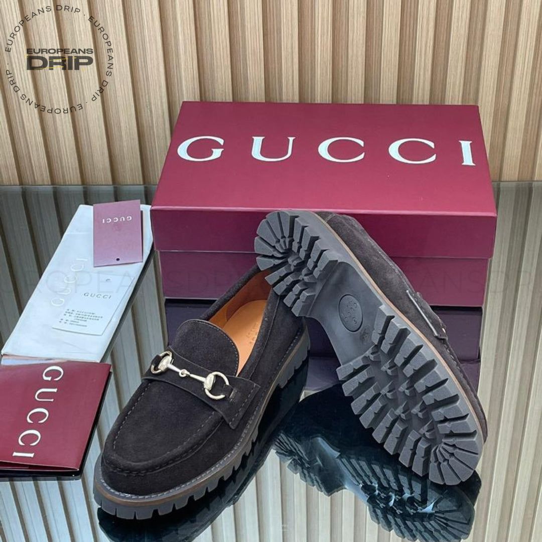 Loafer with Clasp