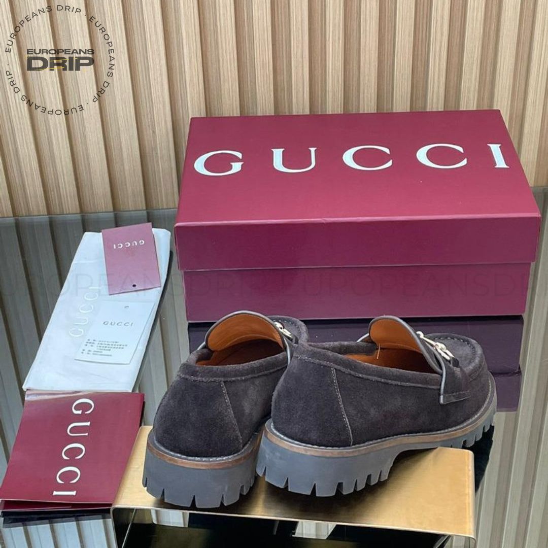 Loafer with Clasp