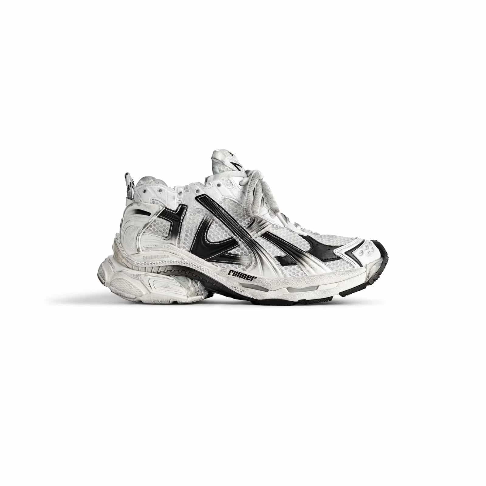 22-Large-772767WRUNG9010_F_1_54fede82-cff6-44c9-8ba7-860f36843f61.jpg RUNNER - Image 1