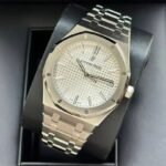 Royal Oak Offshore “White” 15400 ADP006 - Image 4